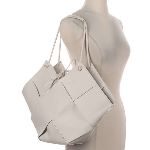 Bob Oré - blue collection- Elegant Ivory Tote Bag - Picture 1 of 11